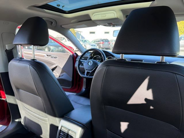 Used 2018 Volkswagen Passat 2.0T SE FWD image 25