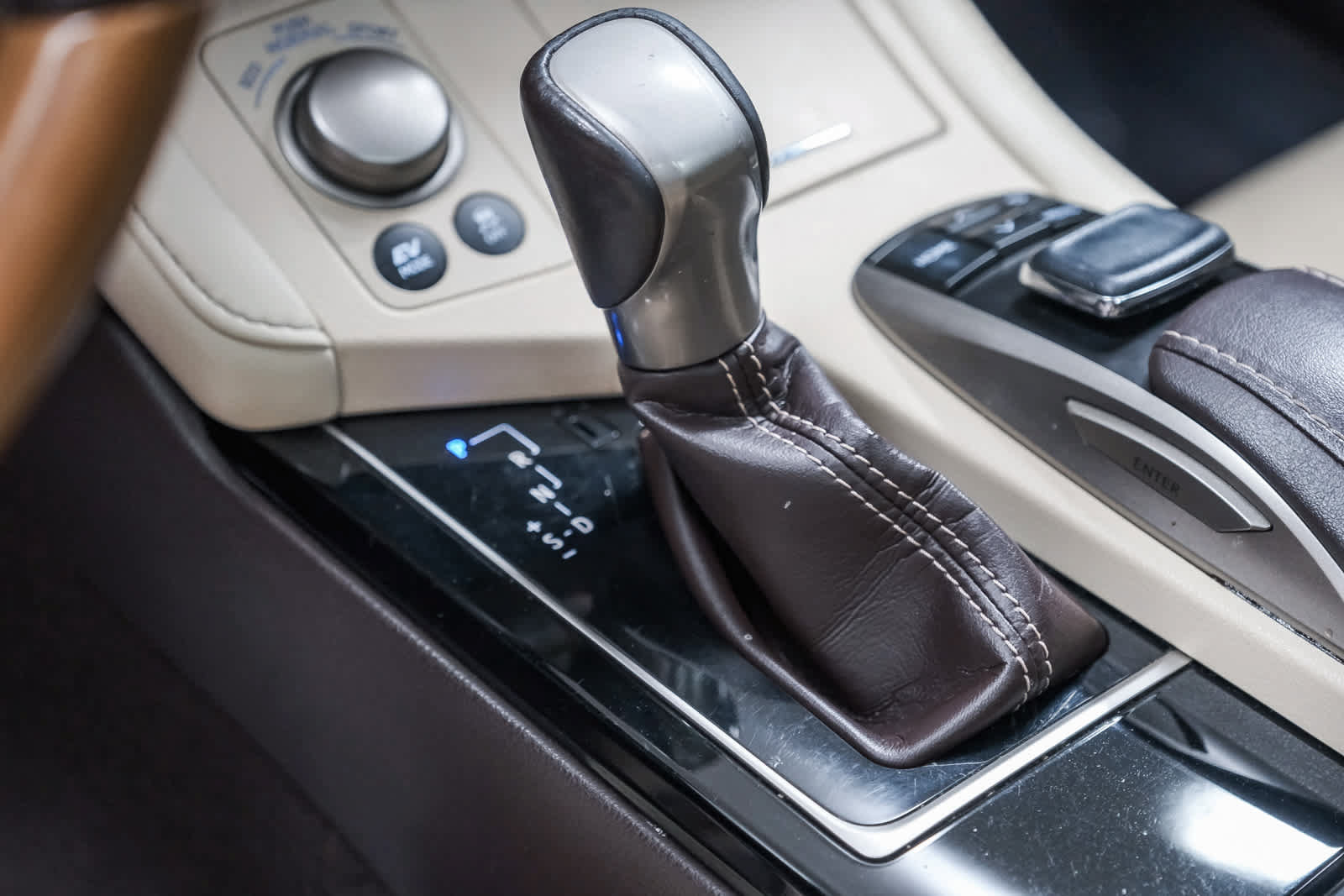 Used 2018 Lexus ES 300h w/ Navigation Package FWD image 25