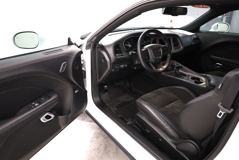 Used 2023 Dodge Challenger GT w/ Plus Package image 9