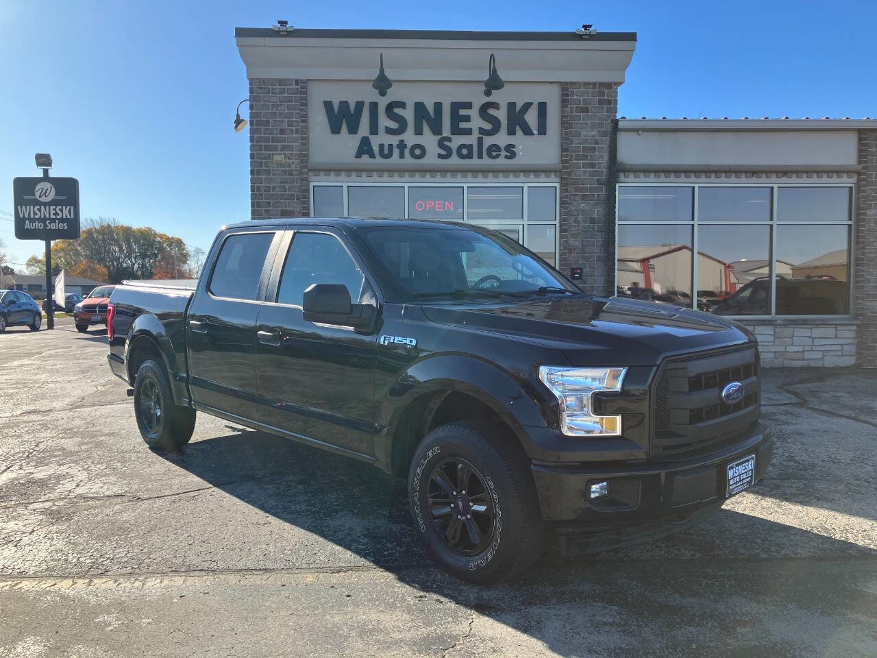 Used 2017 Ford F150 XL w/ Equipment Group 101A Mid image 1