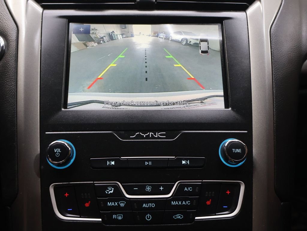 Used 2020 Ford Fusion SEL FWD image 28
