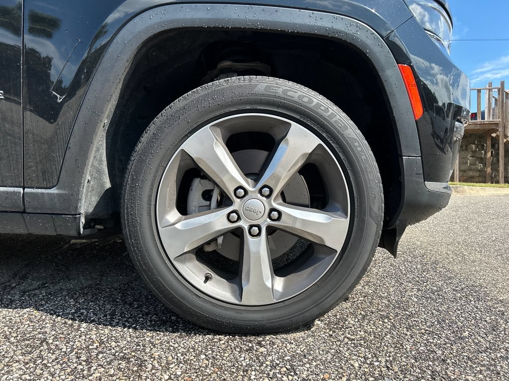 Used 2022 Jeep Grand Cherokee L Limited AWD/4WD image 7