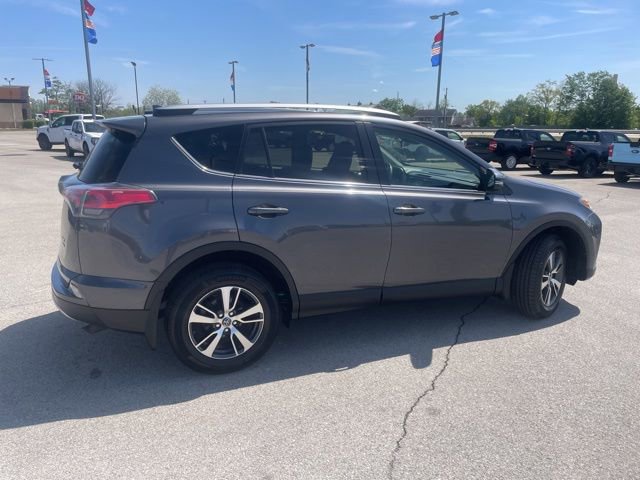Used 2018 Toyota RAV4 XLE AWD/4WD image 12