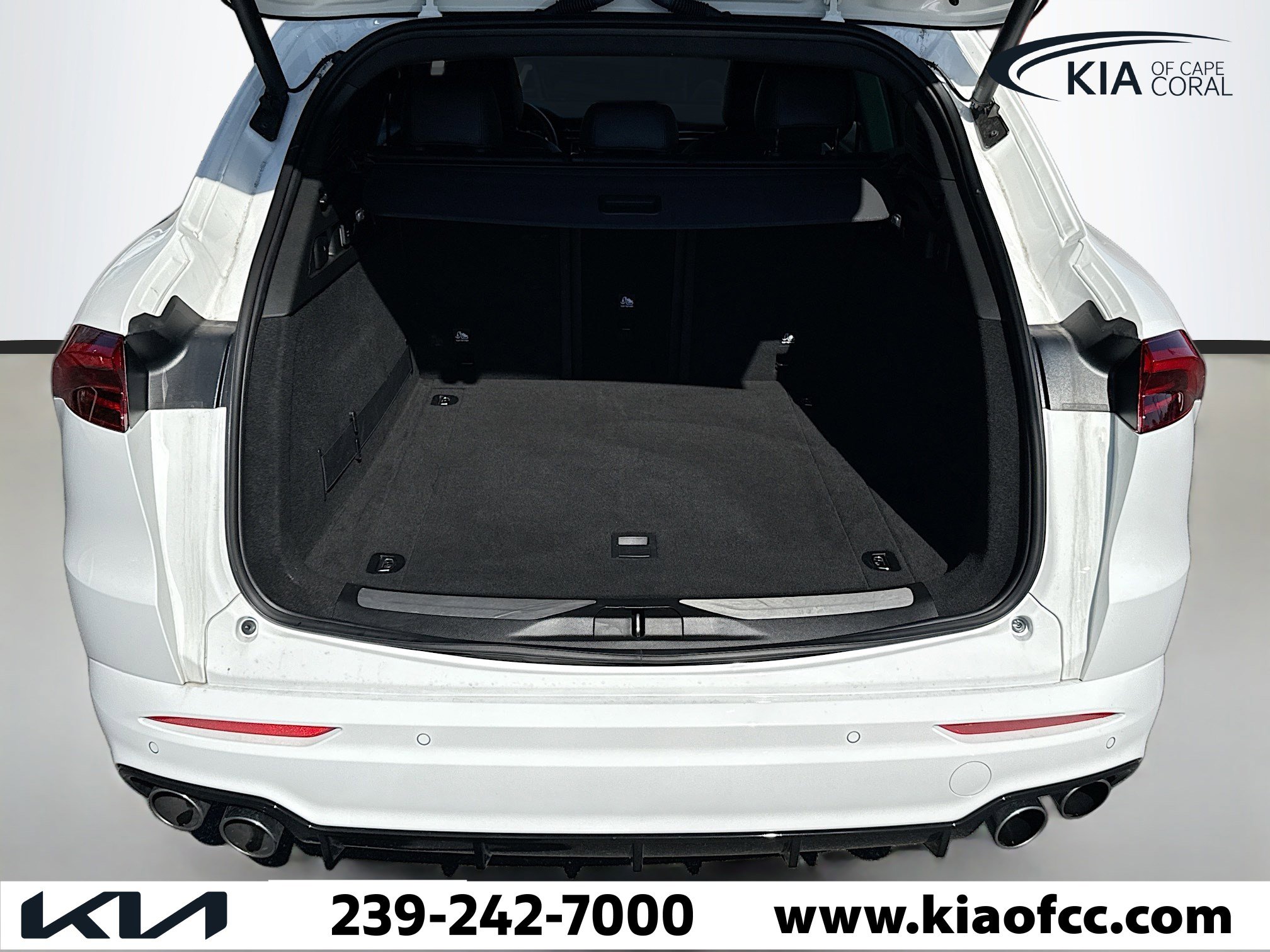 Used 2024 Maserati Grecale GT image 12