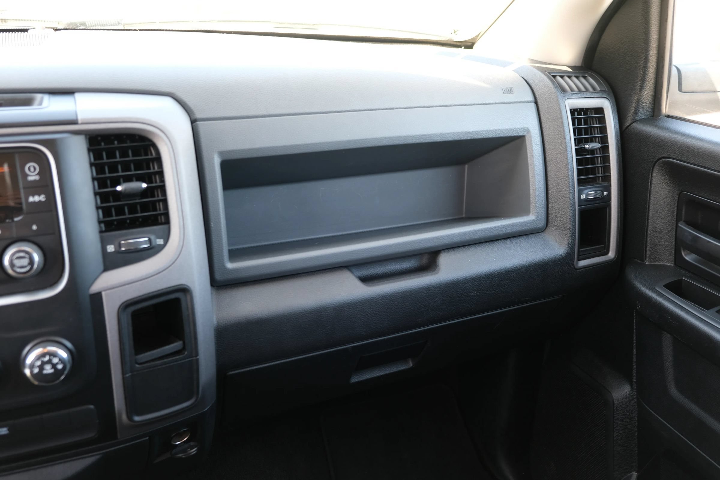Used 2017 RAM 1500 Express AWD/4WD image 25