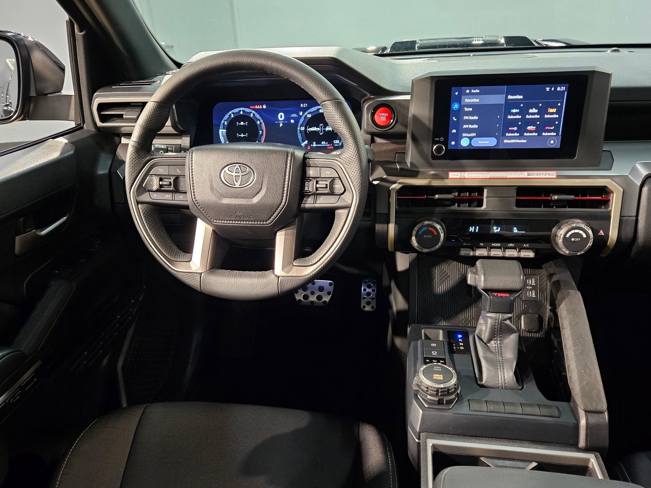 Used 2025 Toyota Tacoma TRD Sport image 9