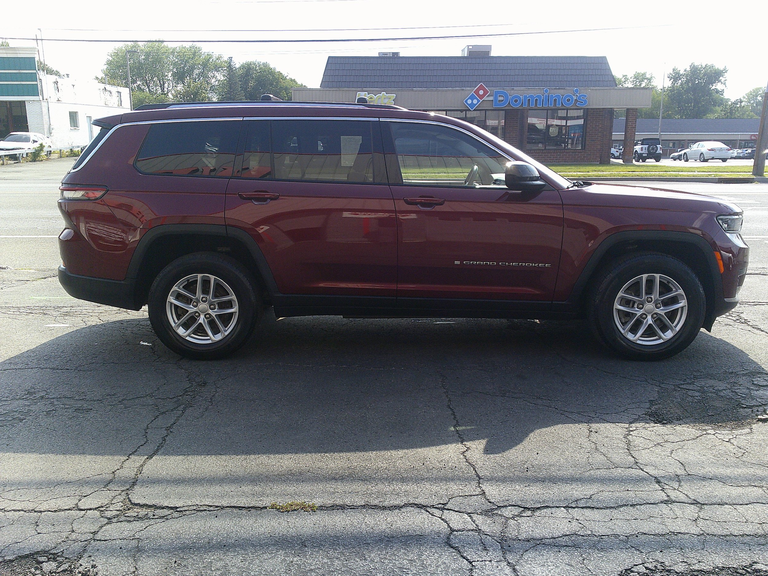 Used 2022 Jeep Grand Cherokee L Laredo w/ Luxury Tech Group I AWD/4WD image 7