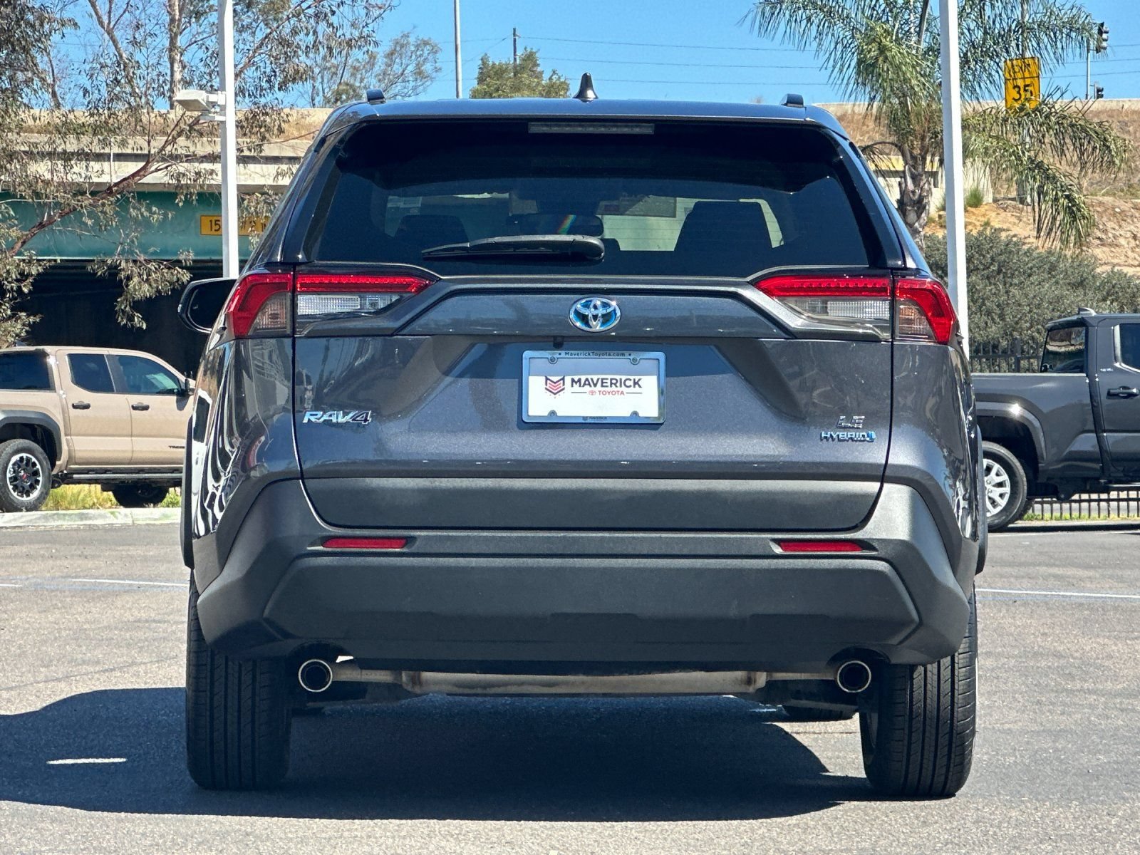 Used 2024 Toyota RAV4 LE AWD/4WD image 4