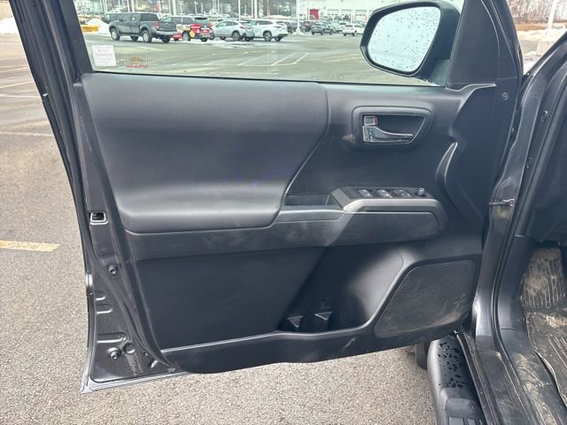 Used 2021 Toyota Tacoma TRD Off-Road image 34