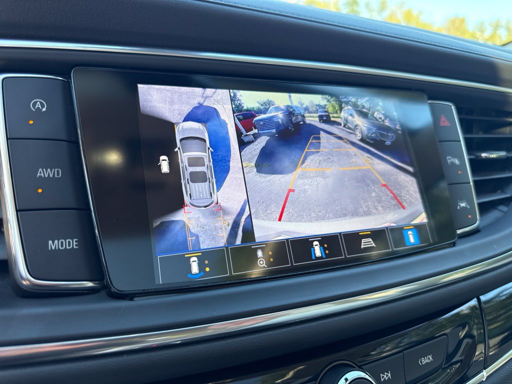 Used 2024 Buick Enclave Avenir w/ Avenir Technology Package AWD/4WD image 33