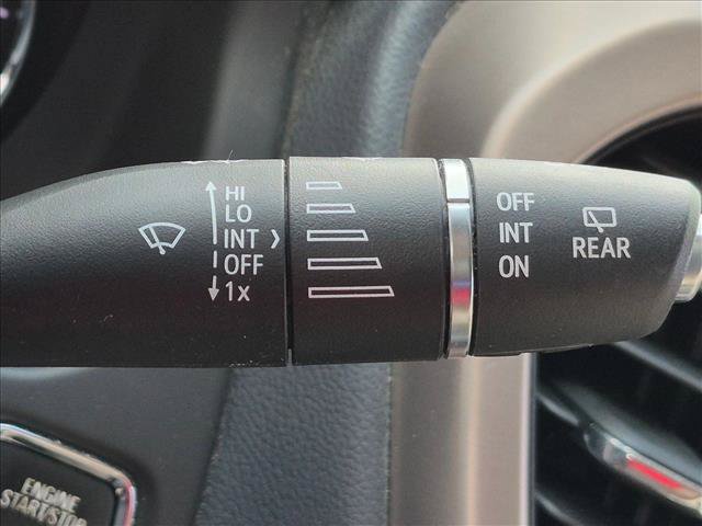 Used 2021 GMC Acadia Denali w/ Denali Technology Package FWD image 9