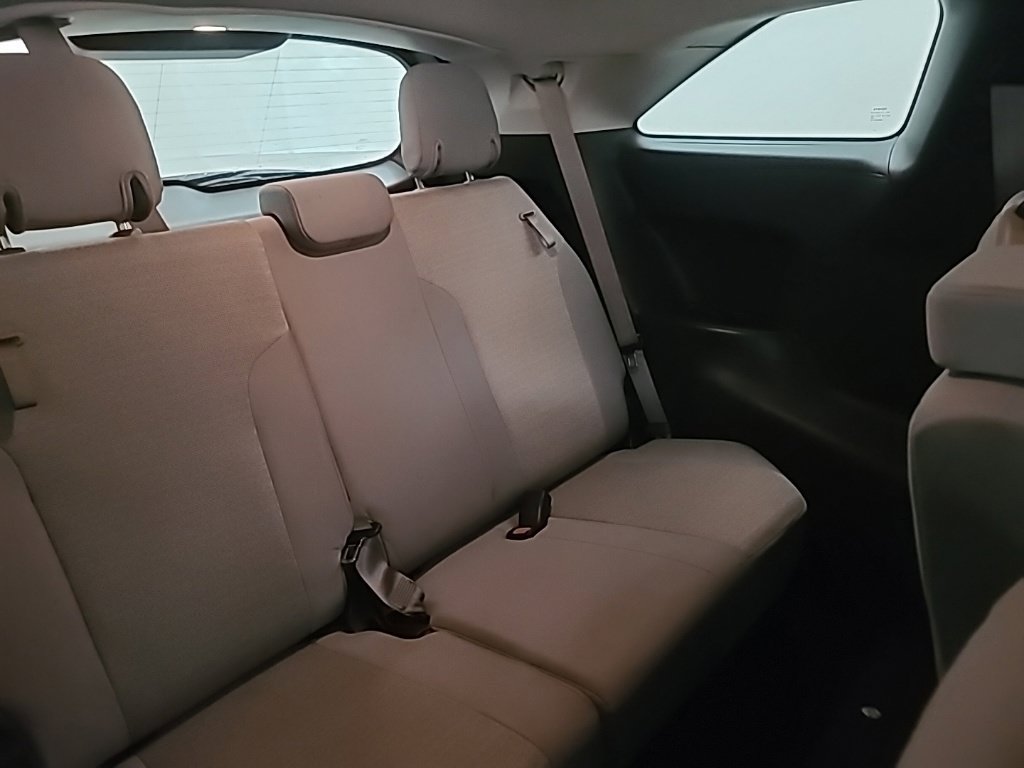 Used 2025 Toyota Sienna LE FWD image 19