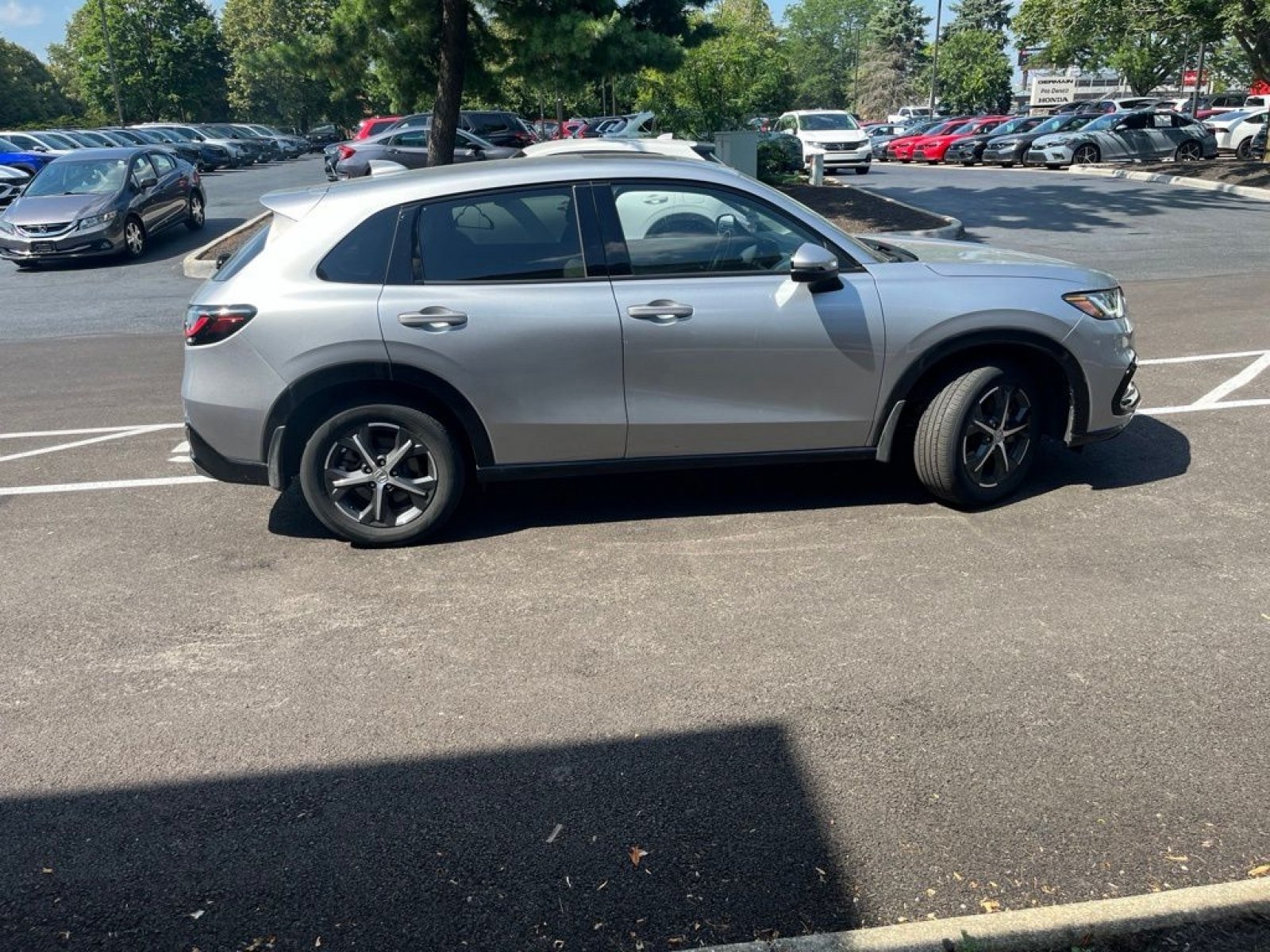 Used 2025 Honda HR-V EX-L image 8