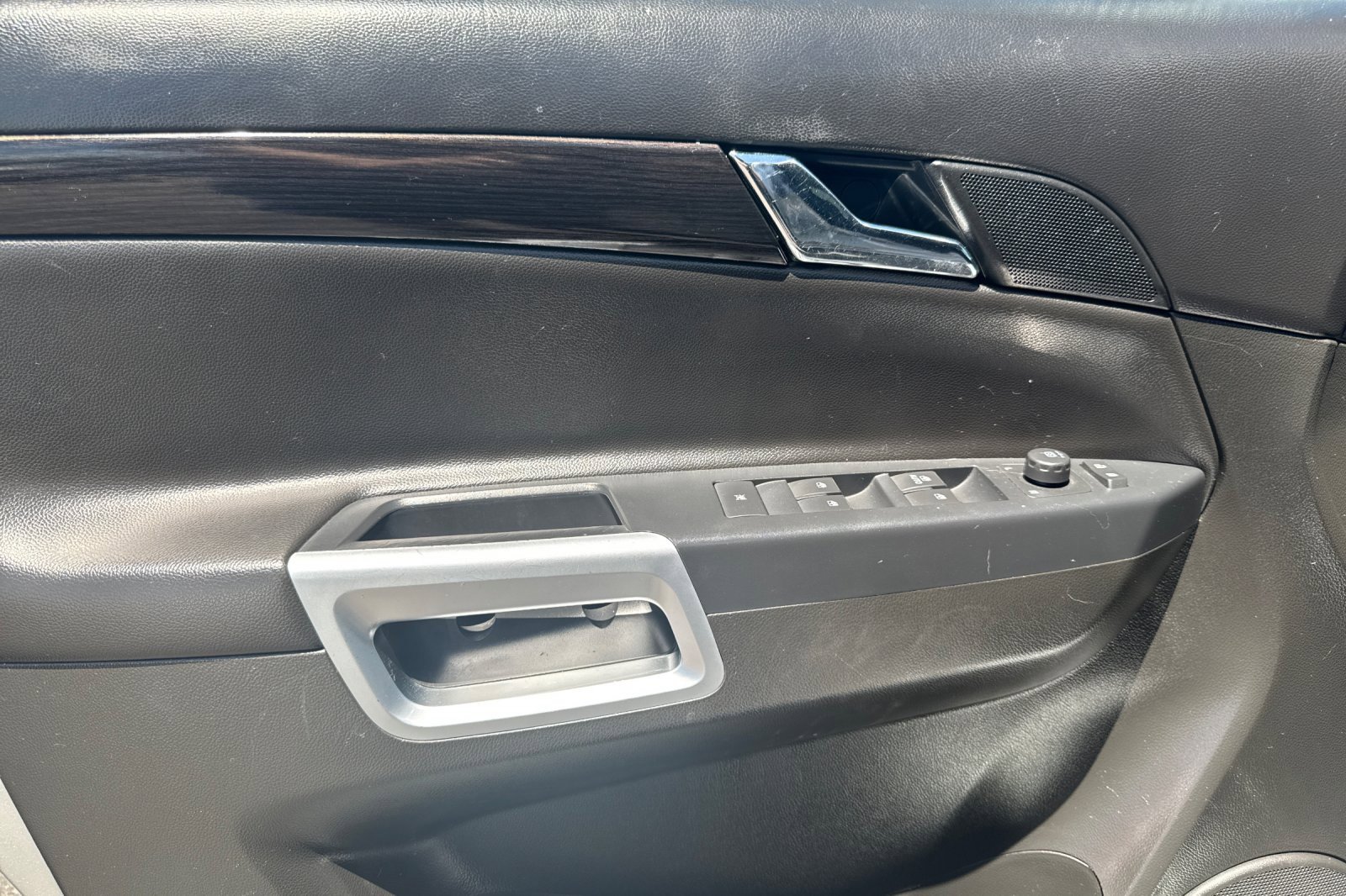 Used 2015 Chevrolet Captiva Sport LT w/ Convenience Package image 12