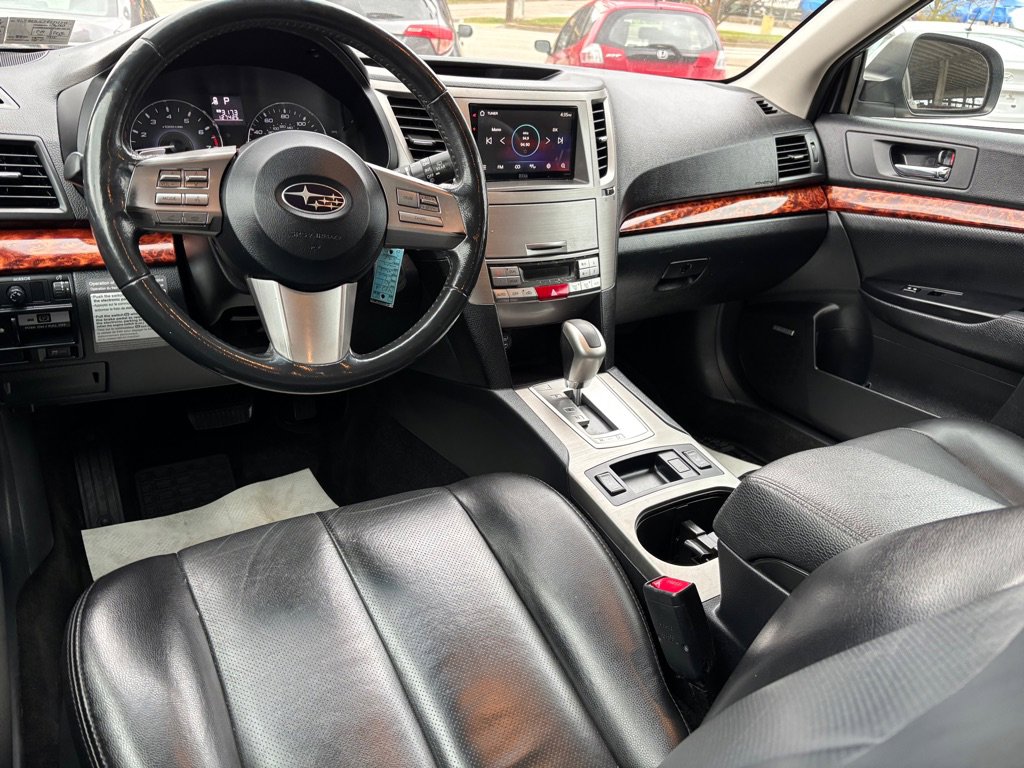 Used 2011 Subaru Outback 2.5i Limited image 4