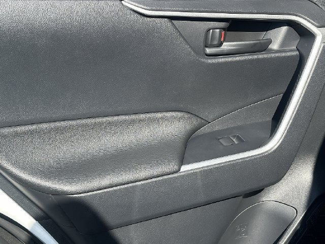 Certified 2025 Toyota RAV4 LE FWD image 19