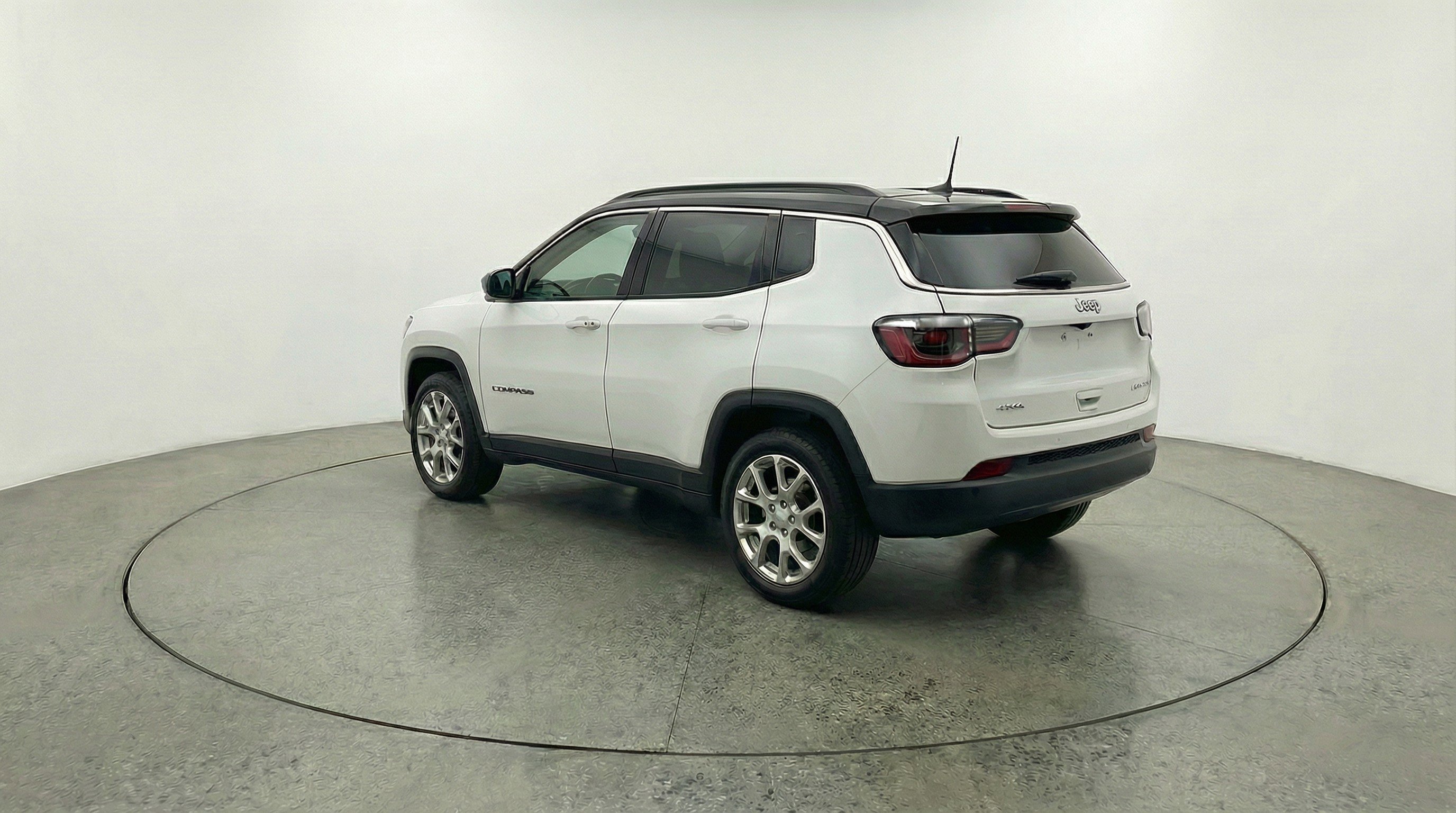 Used 2025 Jeep Compass Limited image 6