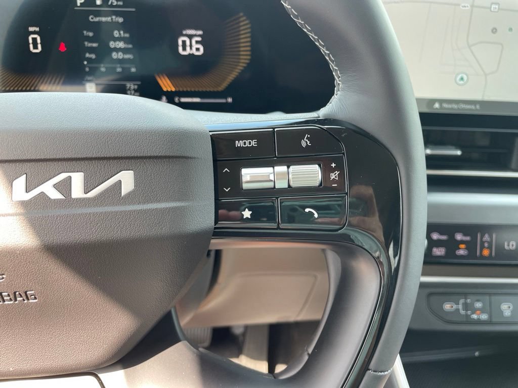 New 2027 Kia Carnival FWD image 26