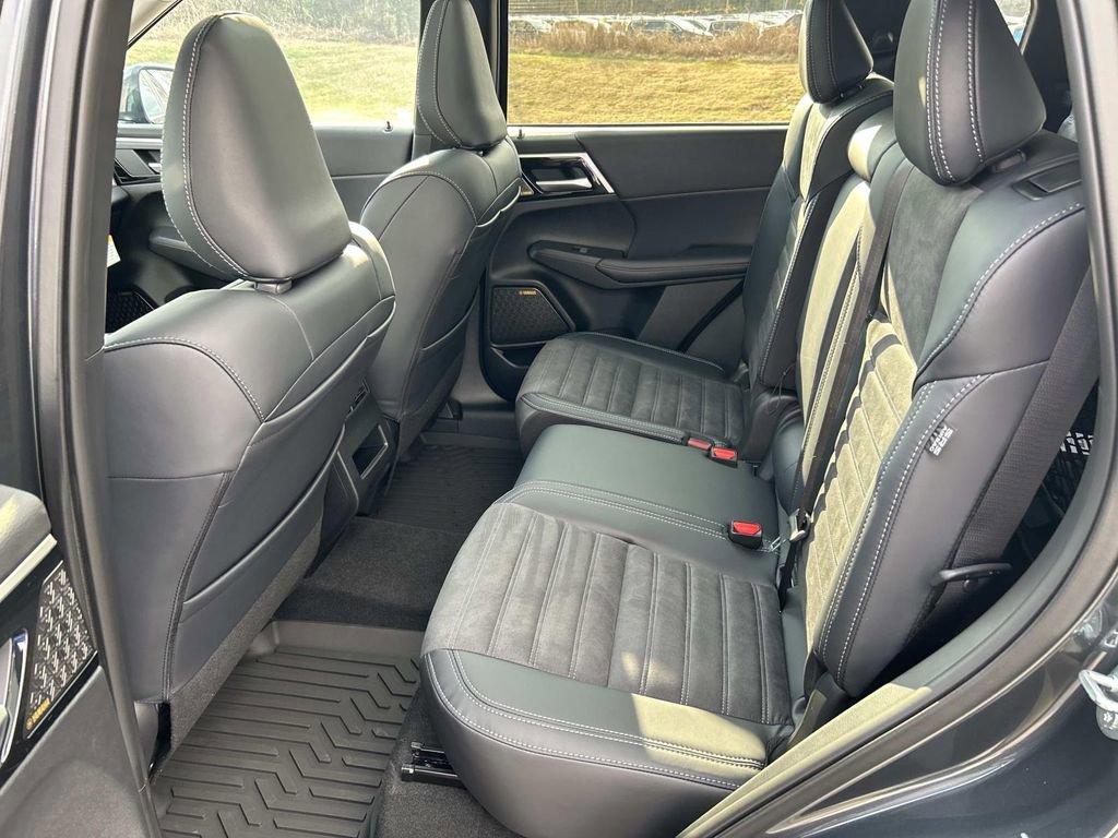 New 2026 Mitsubishi Outlander SE FWD image 19