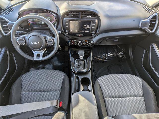 Used 2023 Kia Soul LX w/ LX Technology Package FWD image 17