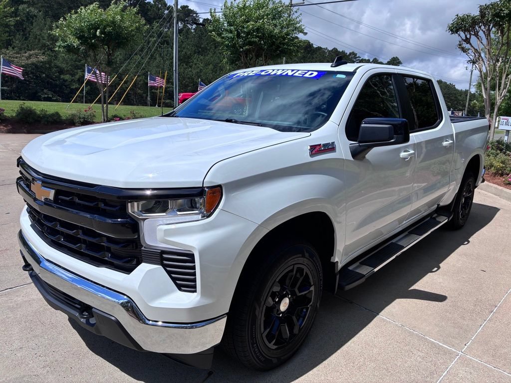 Used 2025 Chevrolet Silverado 1500 LT AWD/4WD image 10