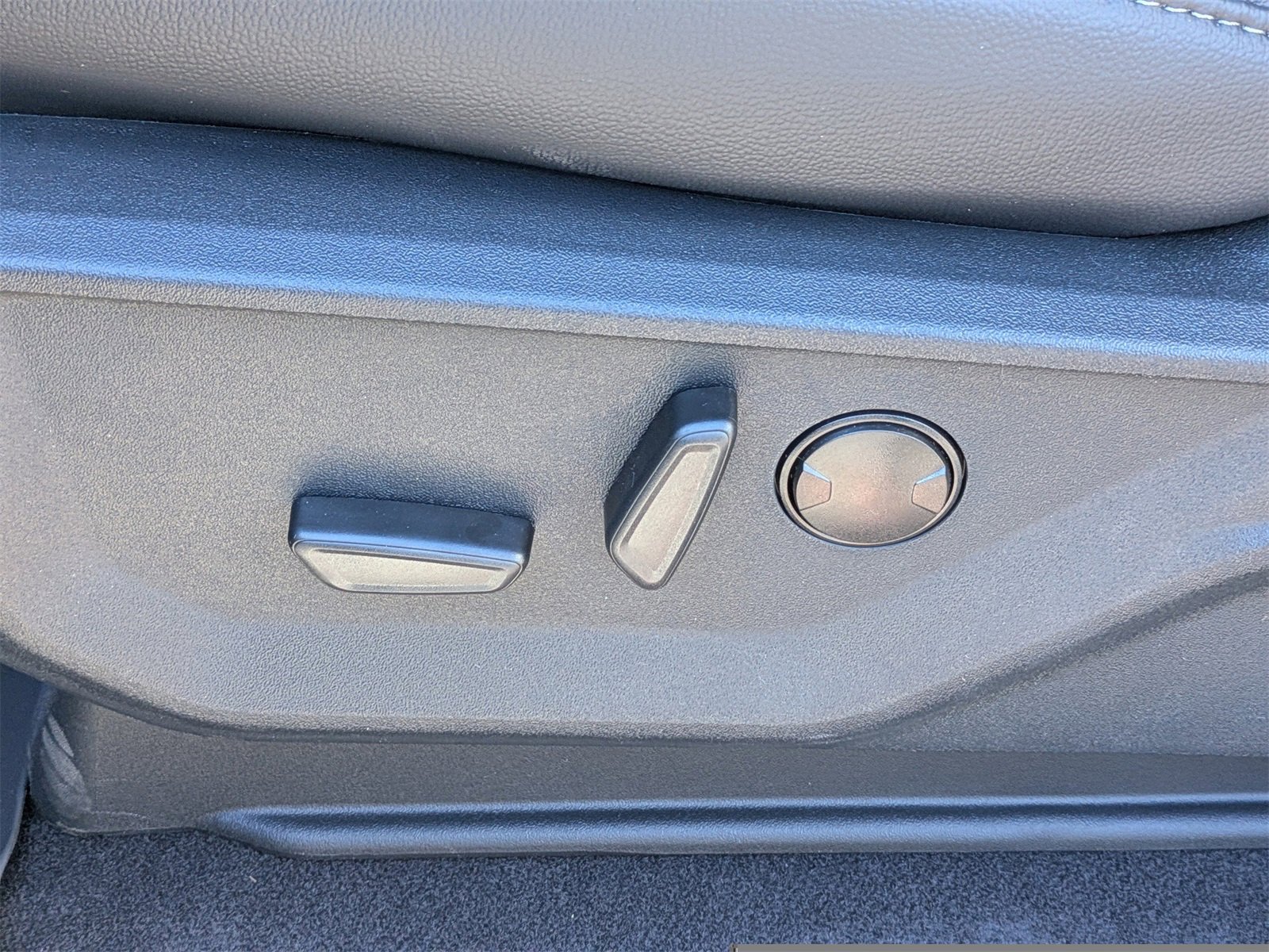 New 2025 Ford F150 Lariat w/ Equipment Group 501A Mid image 21