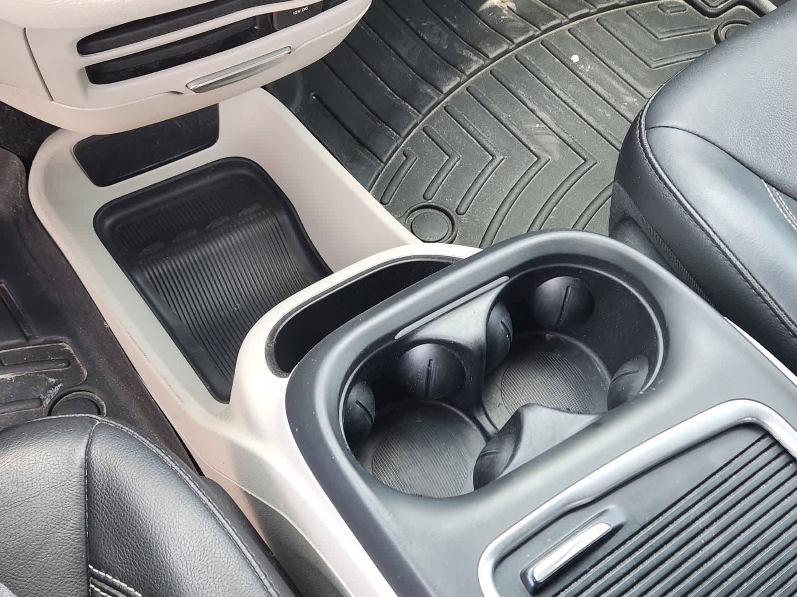 Used 2022 Chrysler Pacifica Touring-L FWD image 19