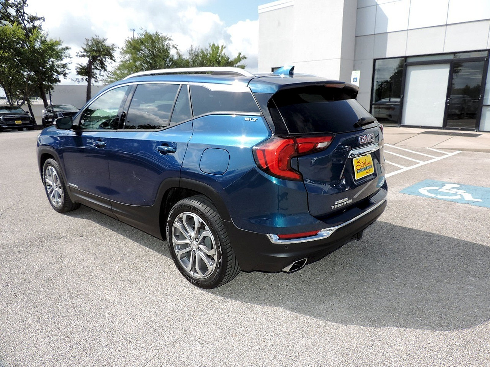 Used 2020 GMC Terrain SLT w/ Preferred Package FWD image 7