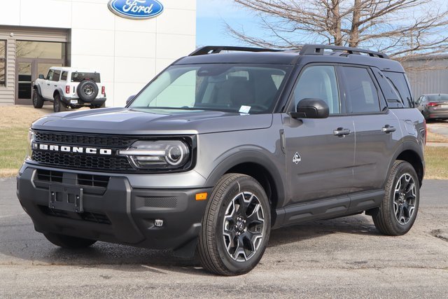 New 2025 Ford Bronco Sport Outer Banks image 2