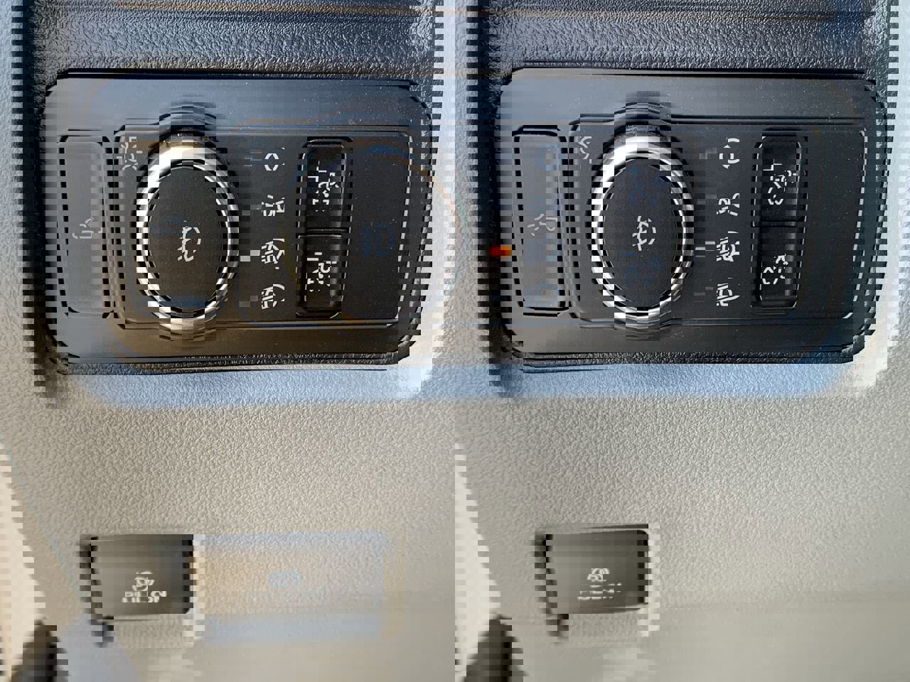 New 2026 Ford F250 XL w/ XL Chrome Package image 28