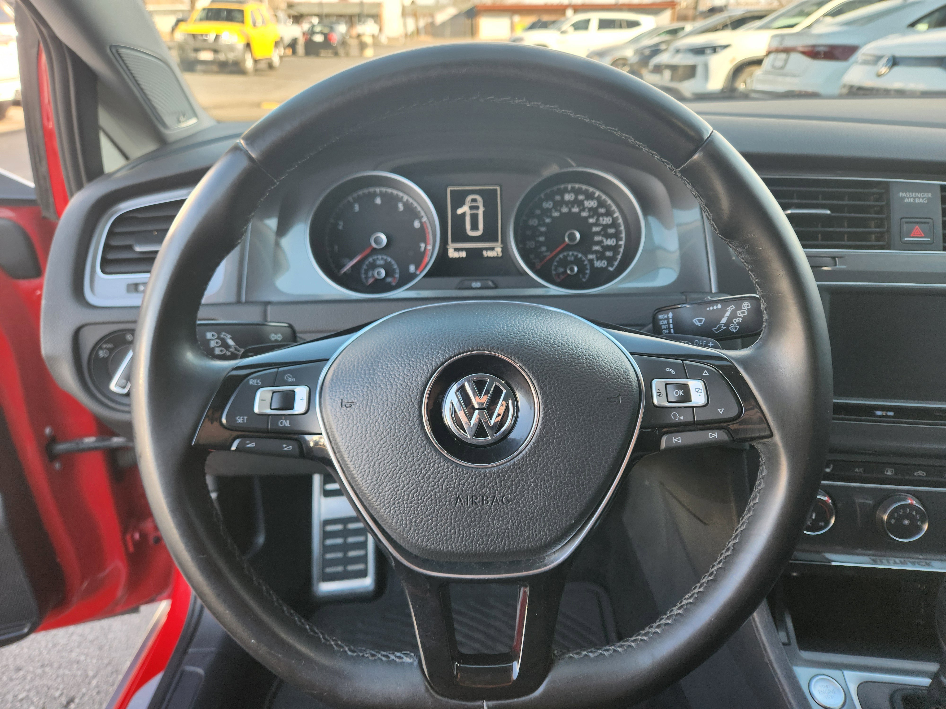 Used 2017 Volkswagen Golf Alltrack S image 10