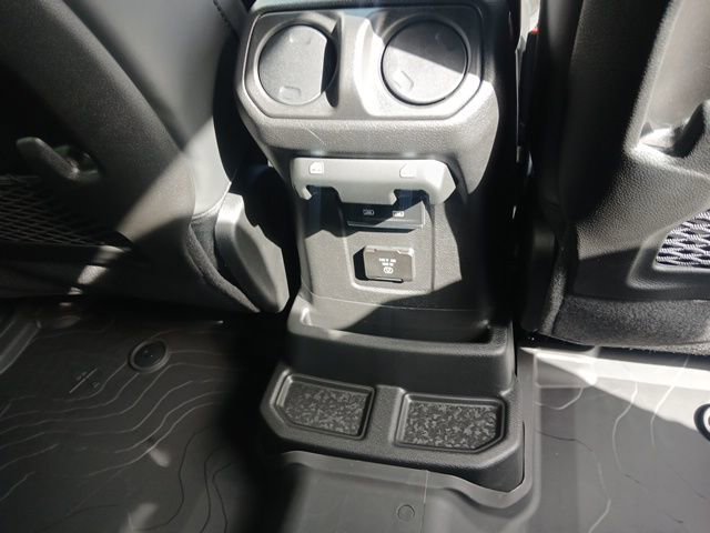 New 2026 Jeep Wrangler Unlimited Rubicon AWD/4WD image 25