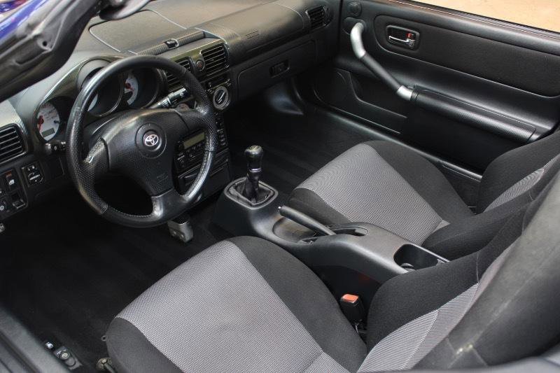 Used 2001 Toyota MR2 RWD image 8
