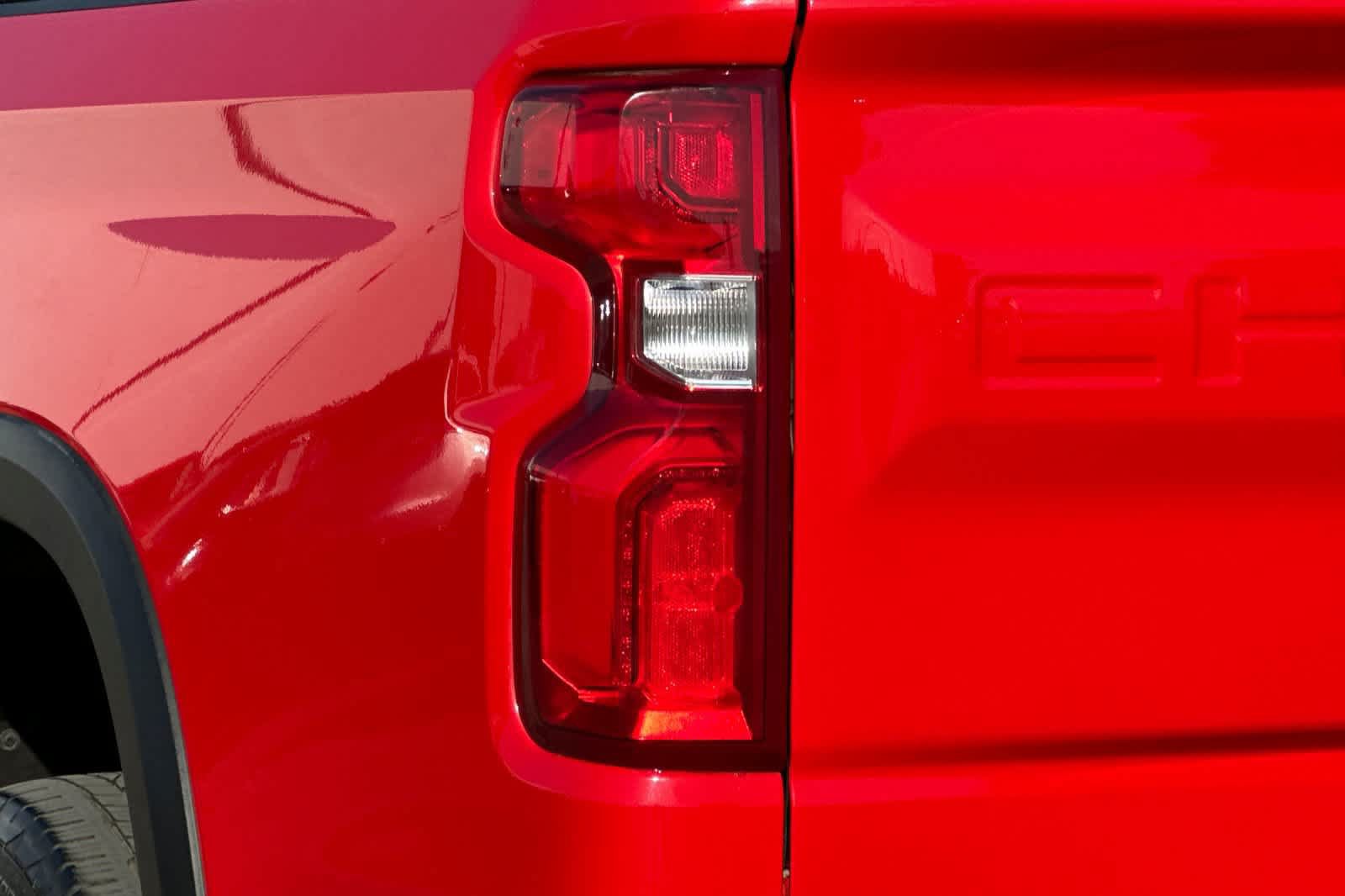 Used 2023 Chevrolet Silverado 1500 ZR2 AWD/4WD image 32