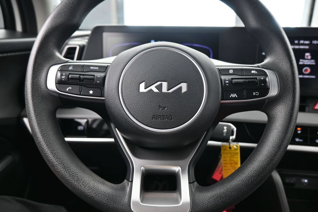 Used 2025 Kia Sportage LX FWD image 24