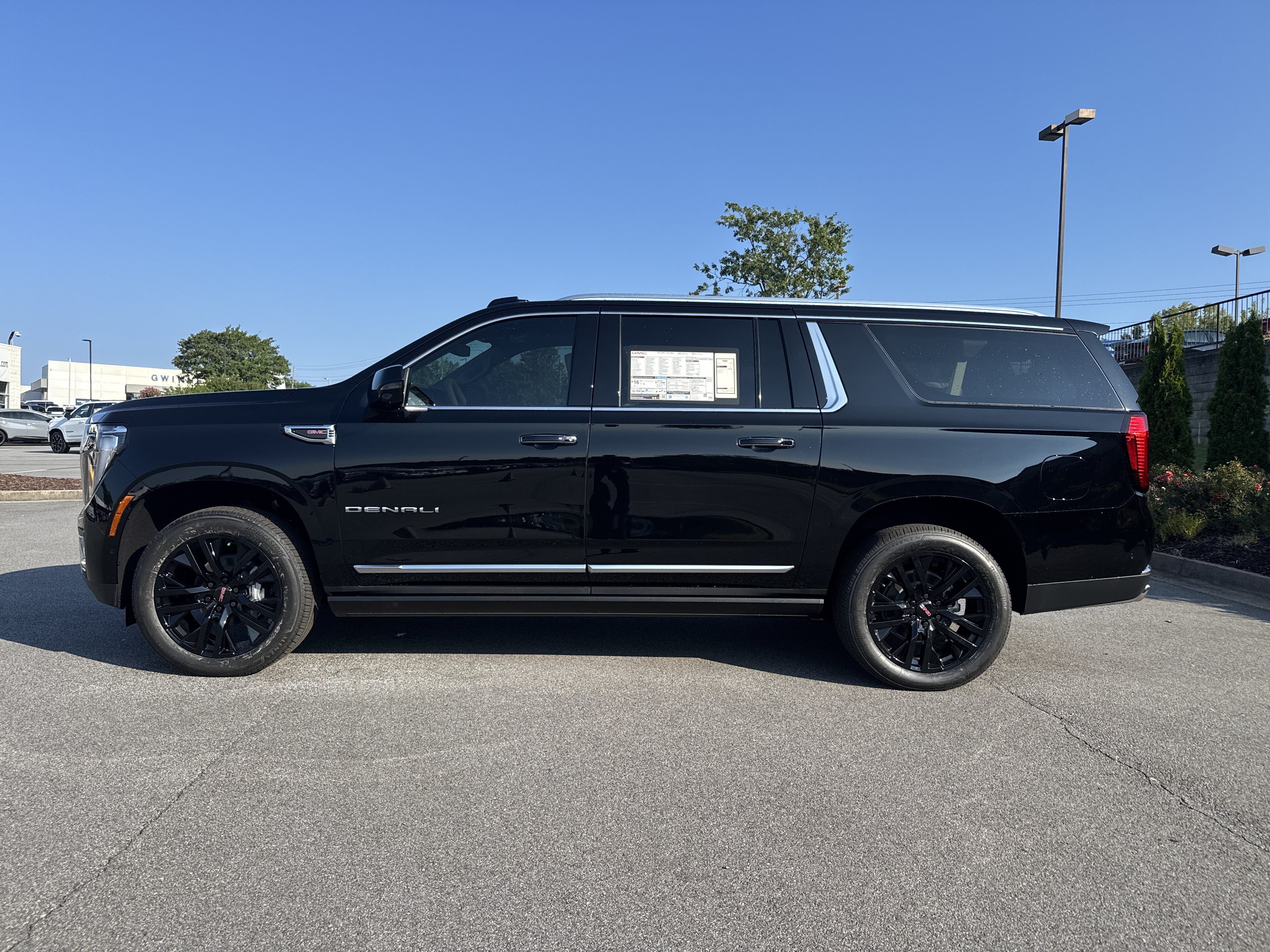 New 2026 GMC Yukon XL Denali w/ Sun & Power Step Package AWD/4WD image 7