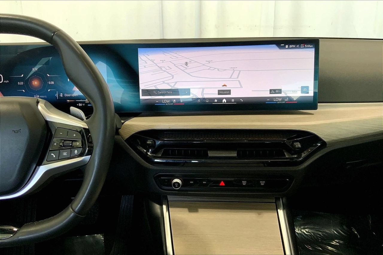 Used 2025 BMW 330i xDrive Sedan AWD/4WD image 5