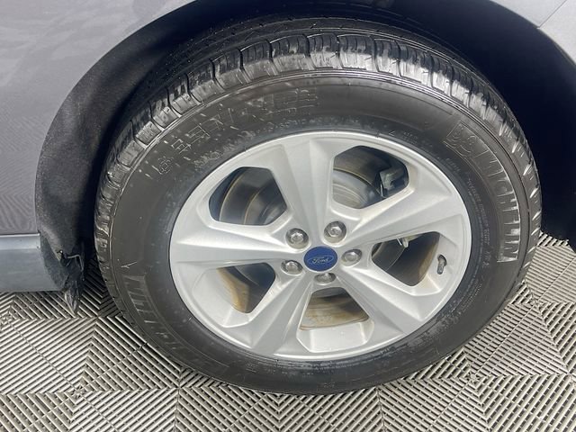 Used 2022 Ford Edge SE image 30