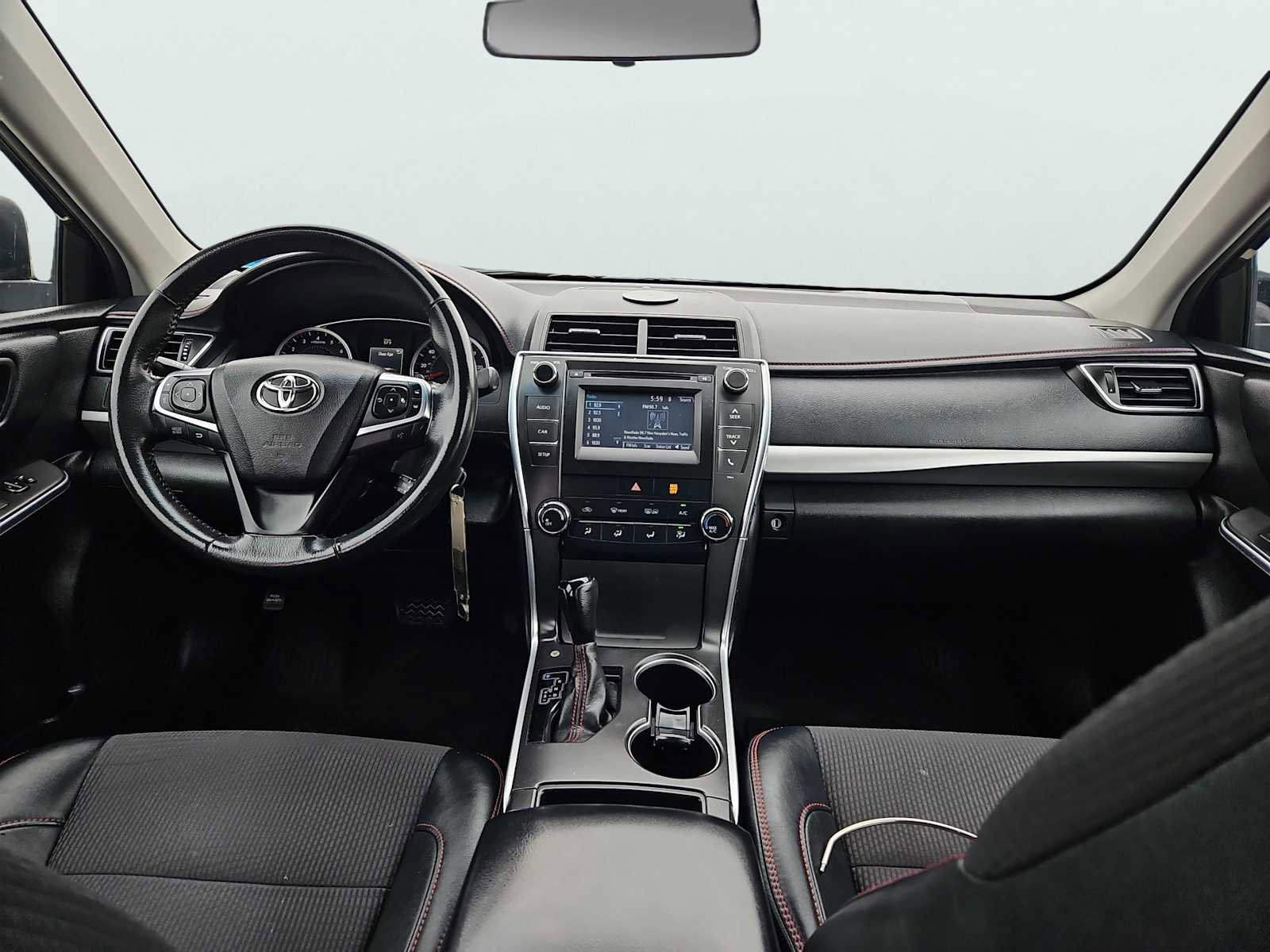 Used 2017 Toyota Camry SE FWD image 11