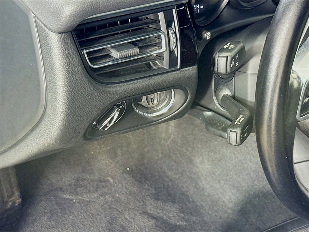 Used 2021 Porsche Macan image 11