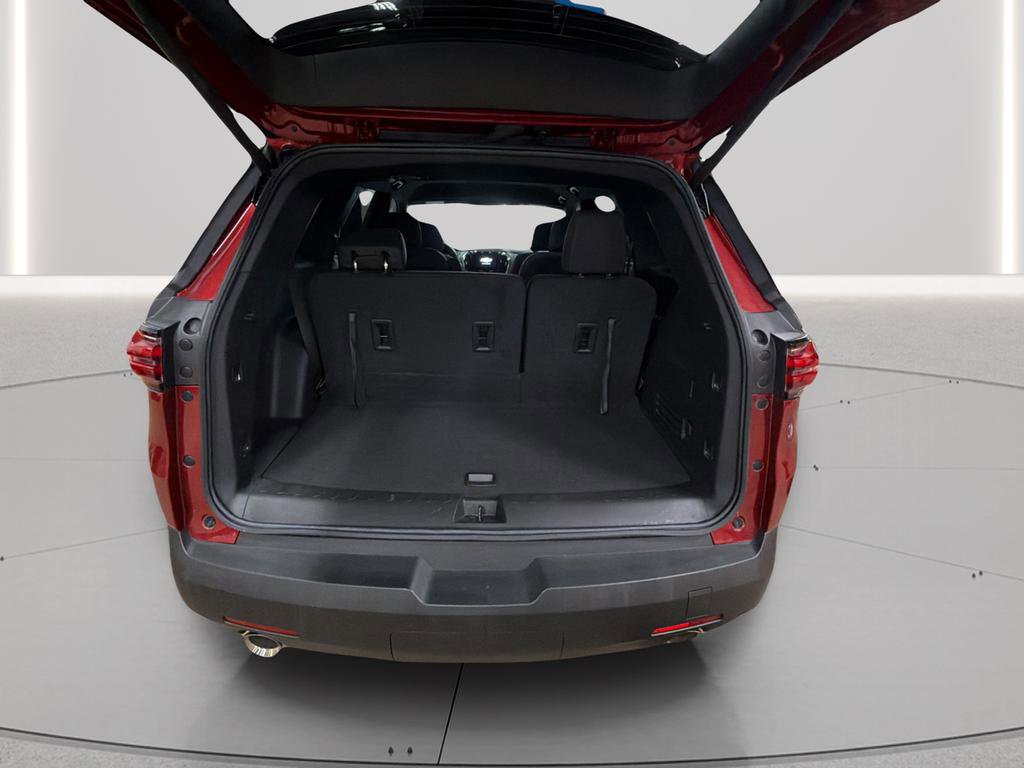 Used 2023 Chevrolet Traverse LT image 16