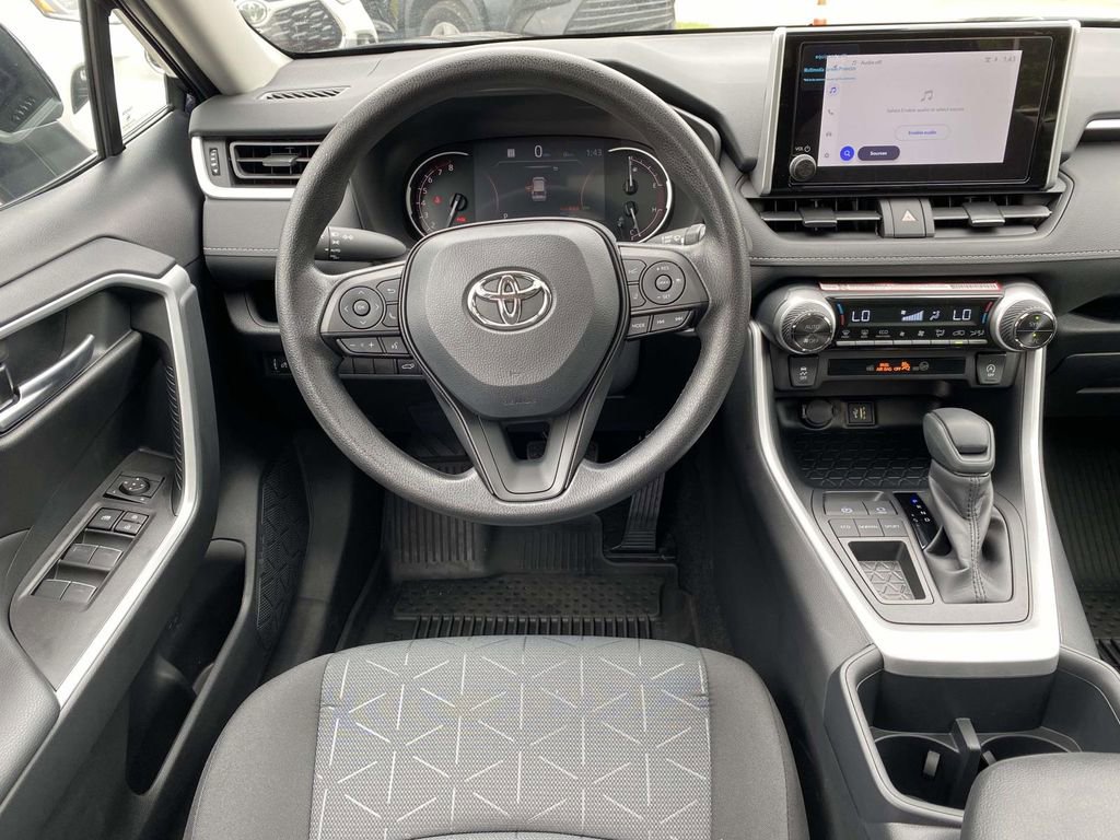 Used 2025 Toyota RAV4 XLE w/ Convenience Package FWD image 10