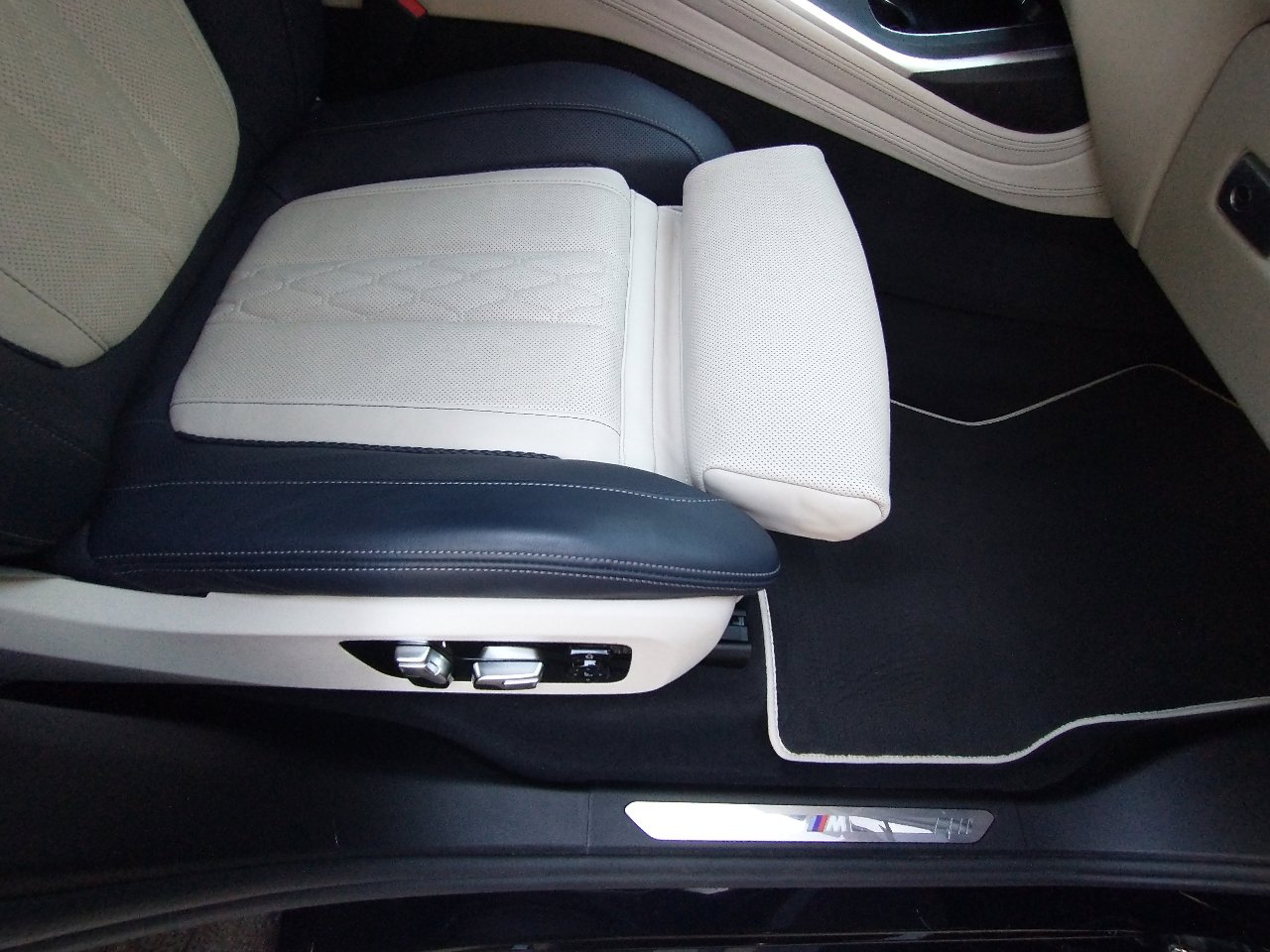Used 2019 BMW X7 xDrive50i w/ Dynamic Handling Package image 74