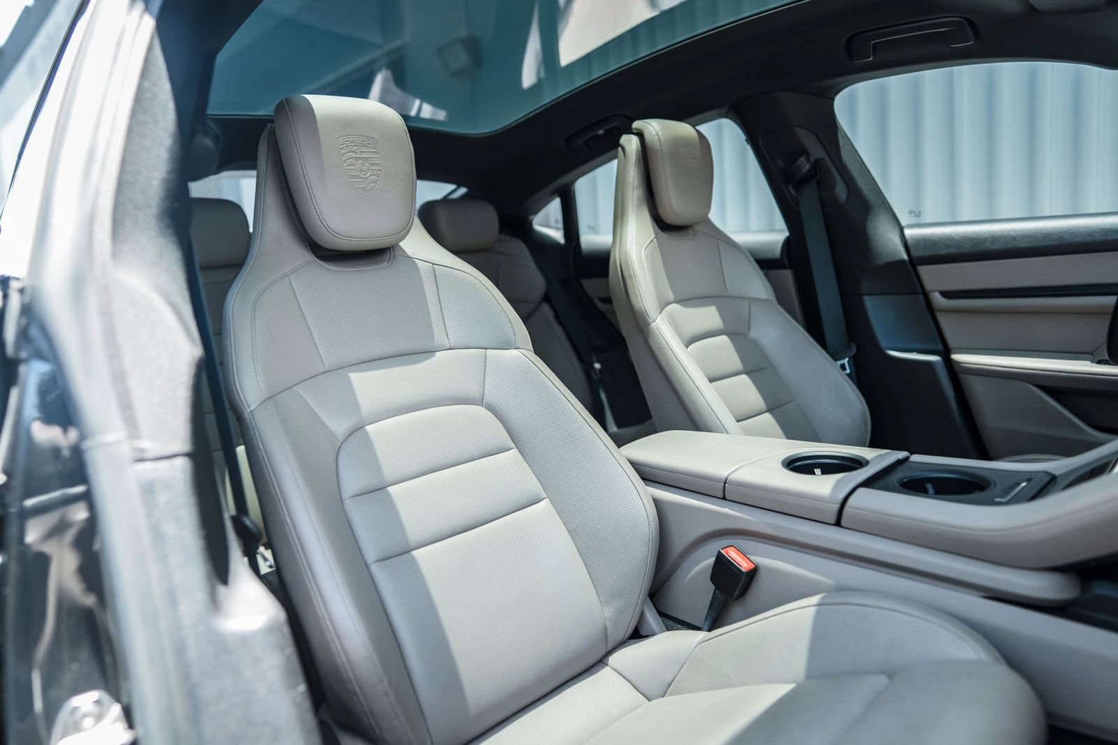 Used 2021 Porsche Taycan RWD image 34