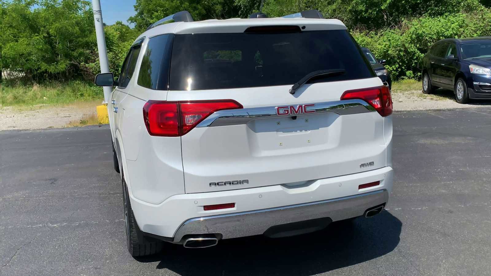 Used 2018 GMC Acadia Denali w/ Technology Package AWD/4WD image 7