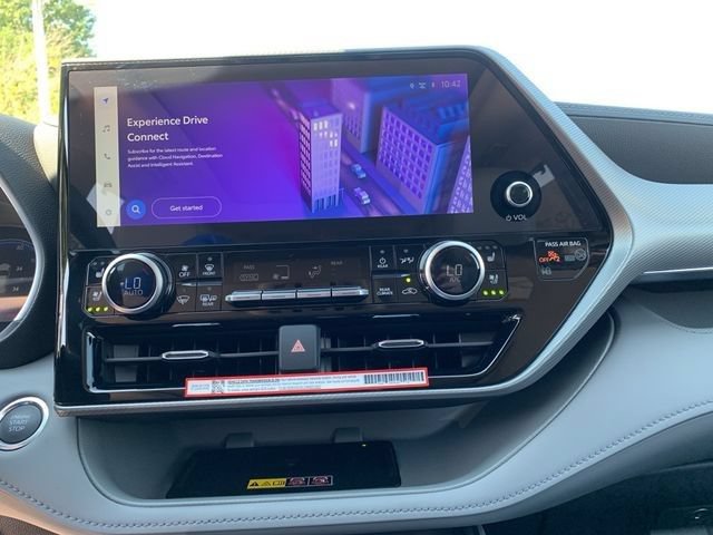 New 2025 Toyota Highlander Platinum AWD/4WD image 34