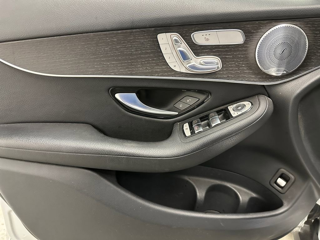Used 2020 Mercedes-Benz GLC 300 4MATIC image 15