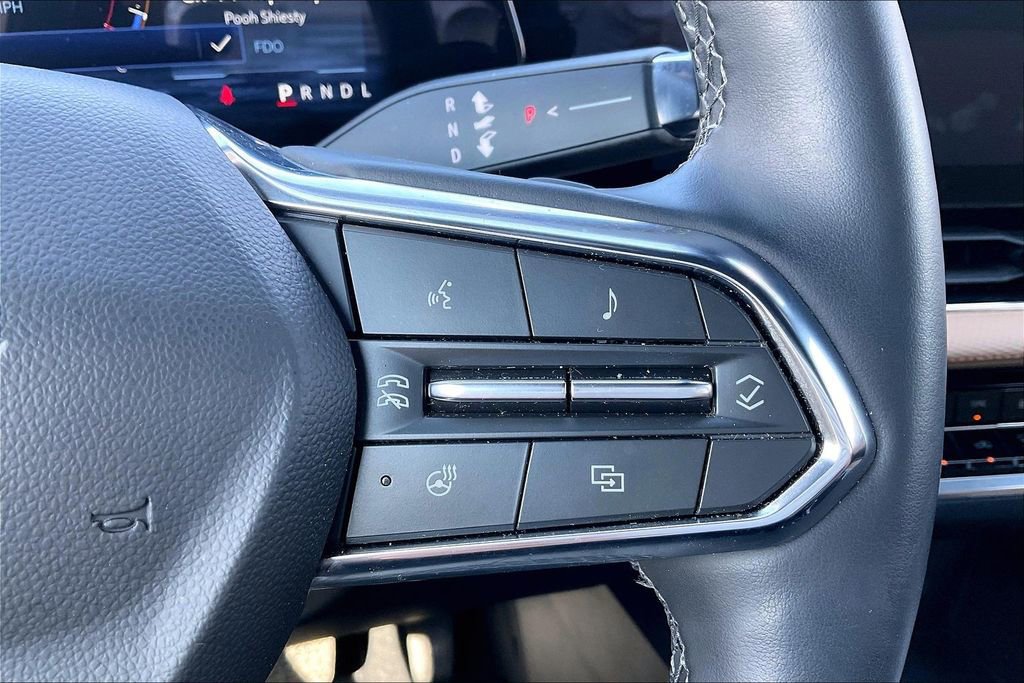 Used 2025 Chevrolet Equinox ACTIV w/ Safety and Technology Package image 15