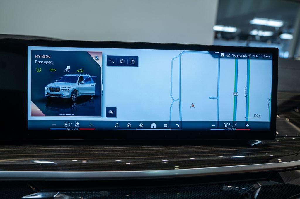 Used 2024 BMW X7 xDrive40i w/ Parking Assistance Package image 24