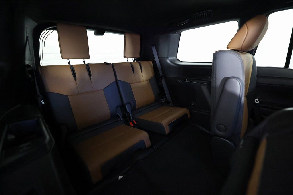 Used 2025 Lexus GX 550 w/ Accessory Package (Z1) image 12